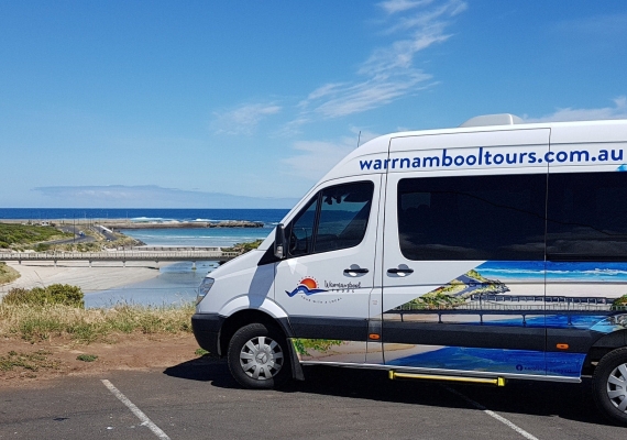 whale watching tours in warrnambool